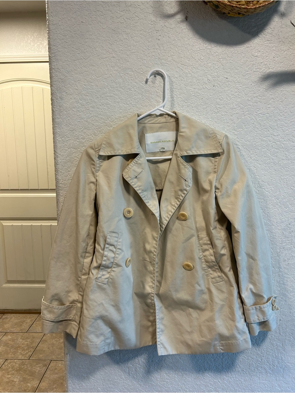 Banana Republic Women's Light Cream Double-Breasted Trench Jacket